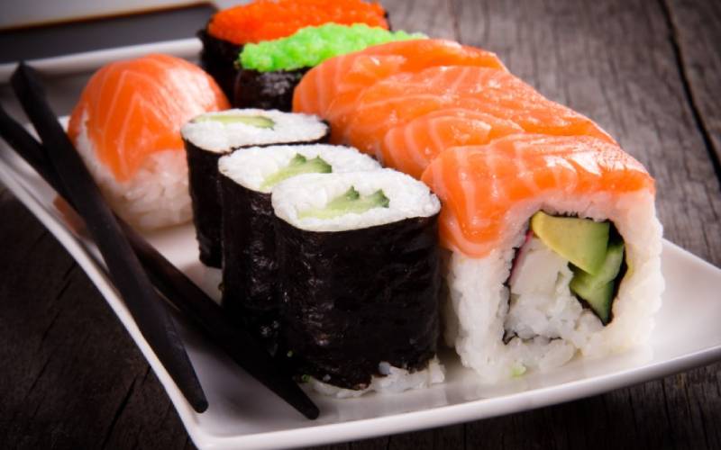 Чем отличаются суши от роллов?